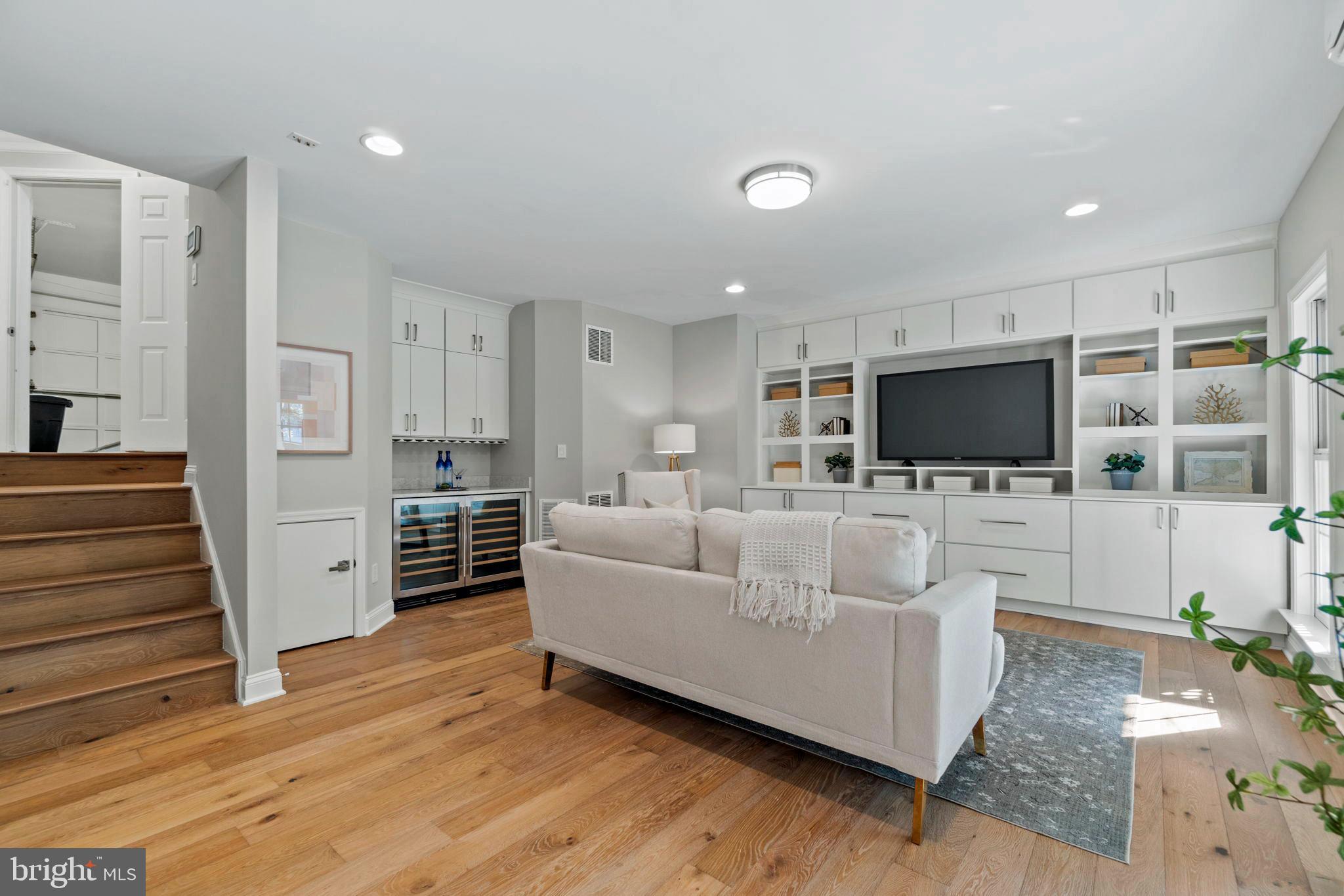 PALISADES PARK - Residential