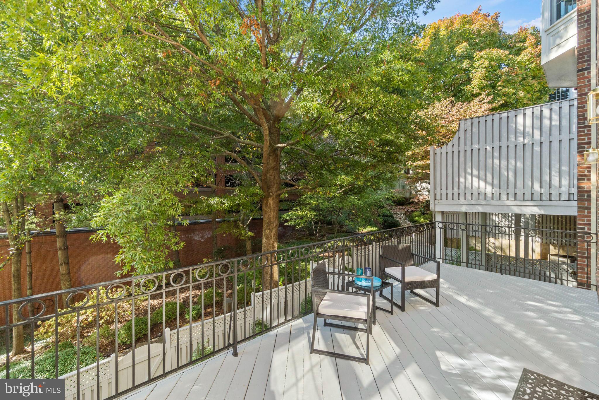 PALISADES PARK - Residential