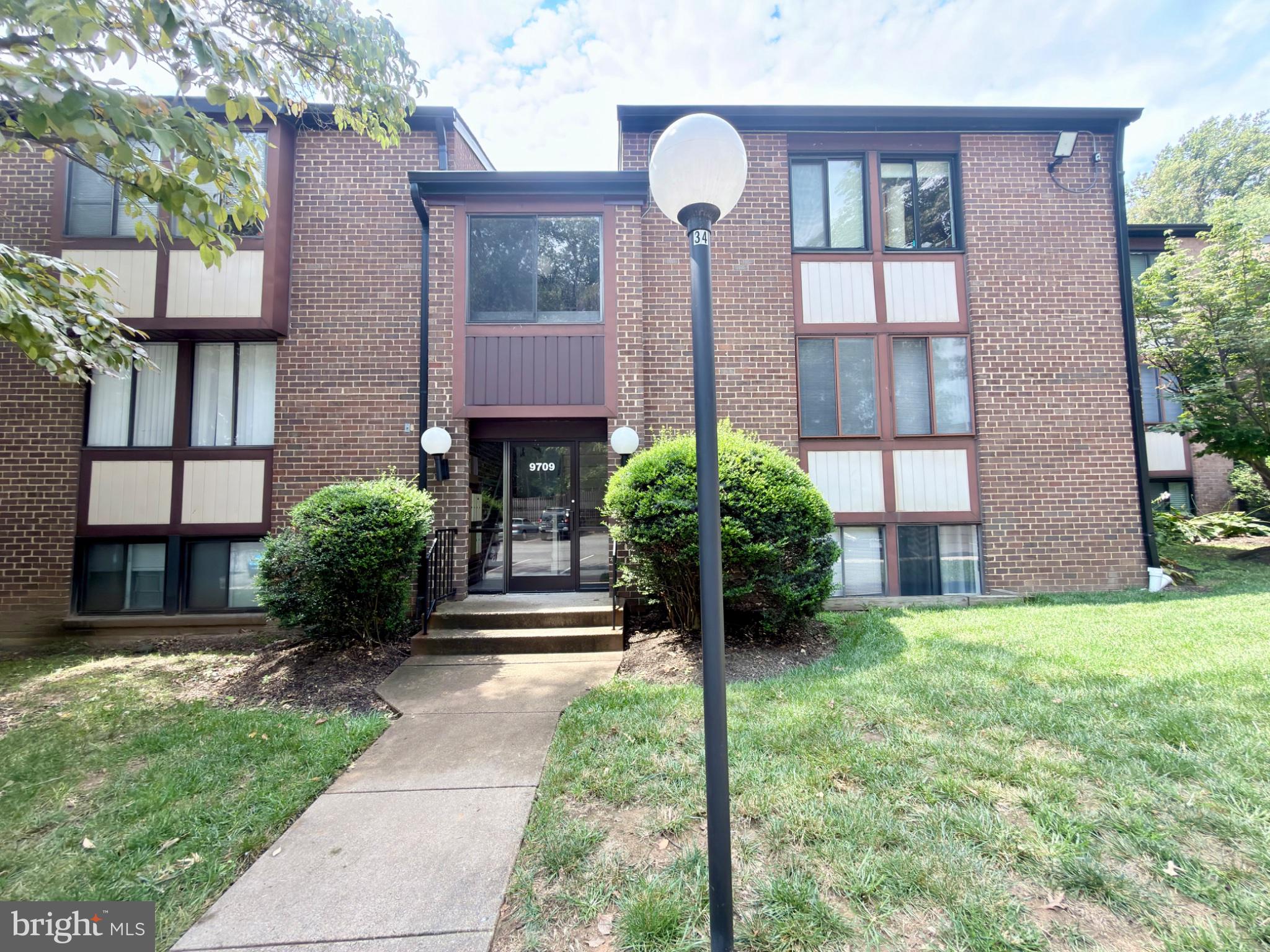 9709 KINGS CROWN COURT 2