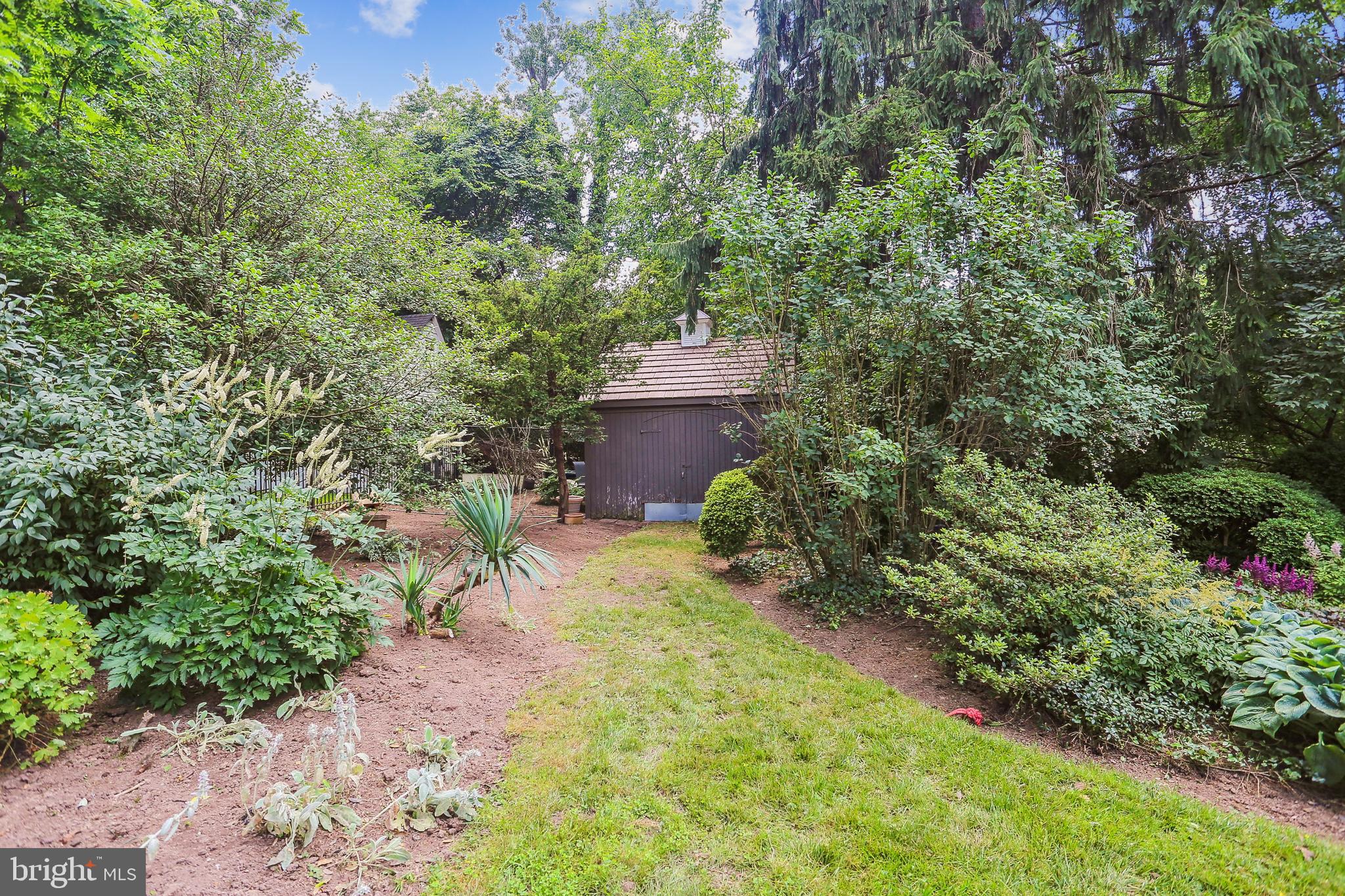 BURNT MILLS HILLS - Residential