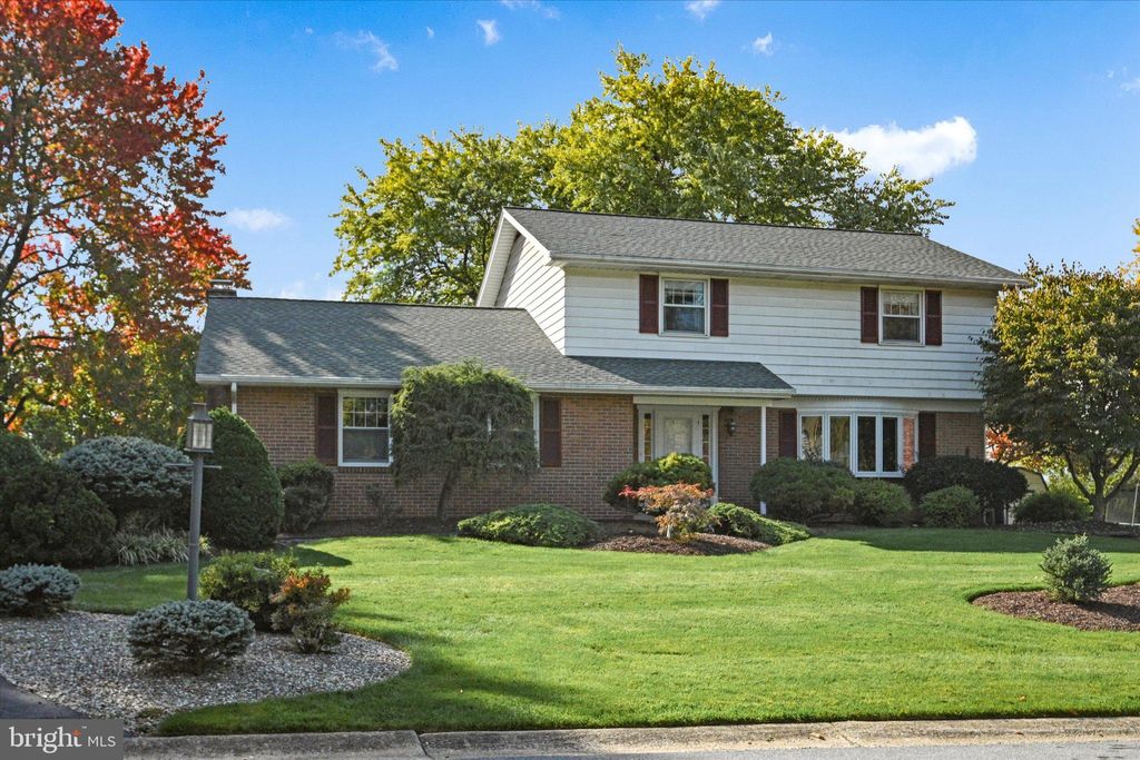 Photo of 1817 Amity Drive, Lancaster, PA 17601 (MLS # PALA2042854)