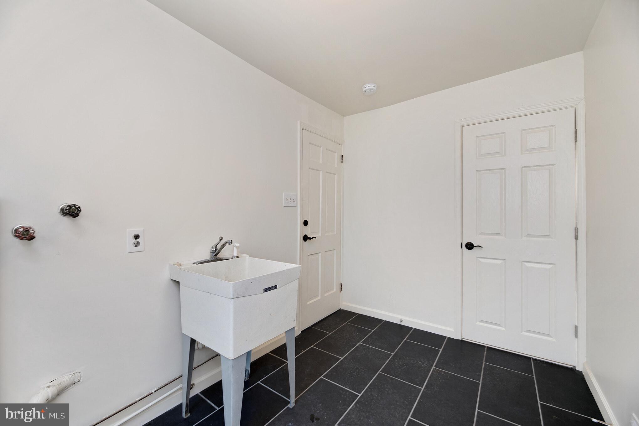 EDGEWOOD PARK - Residential