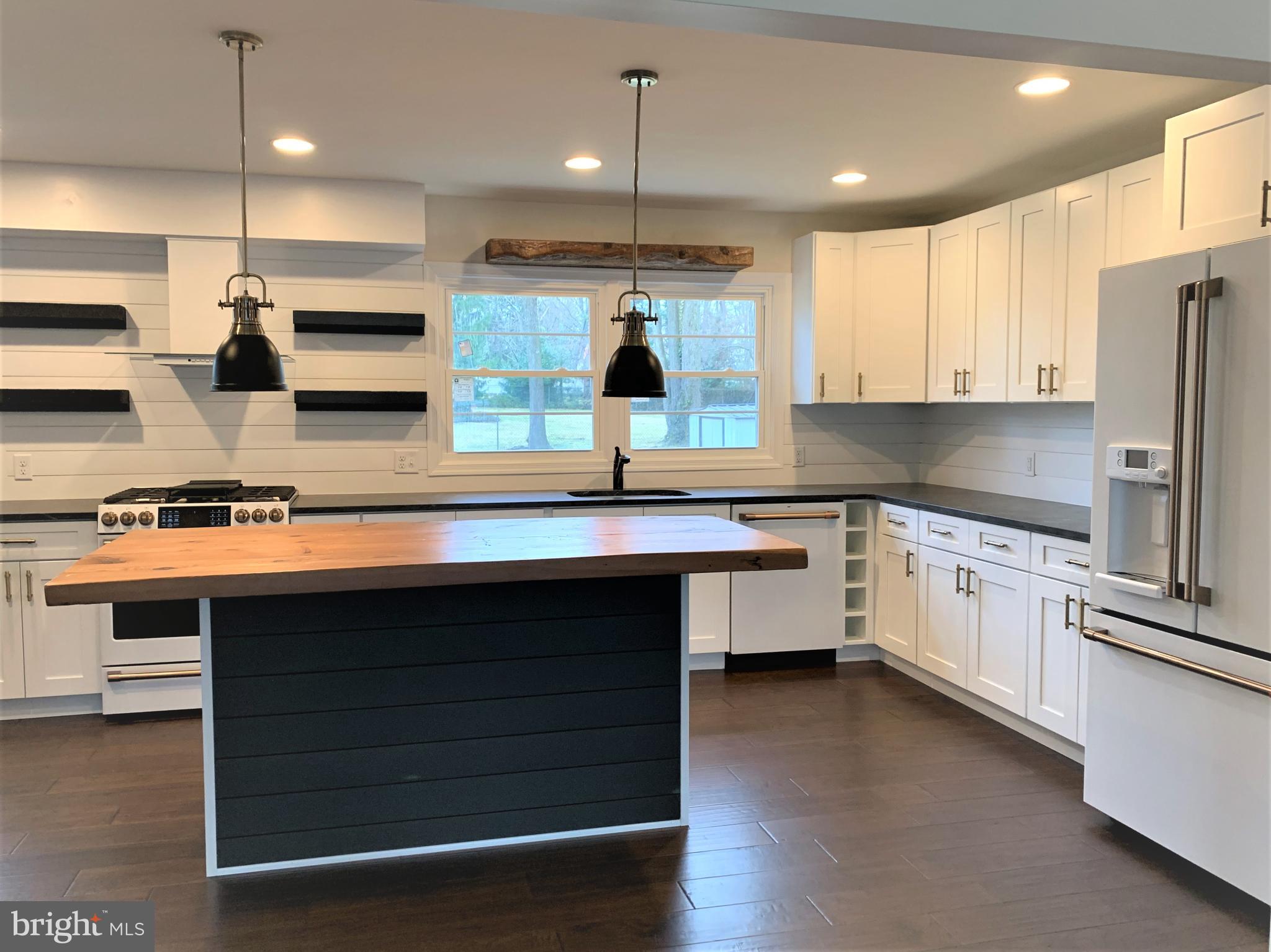 EDGEWOOD PARK - Residential