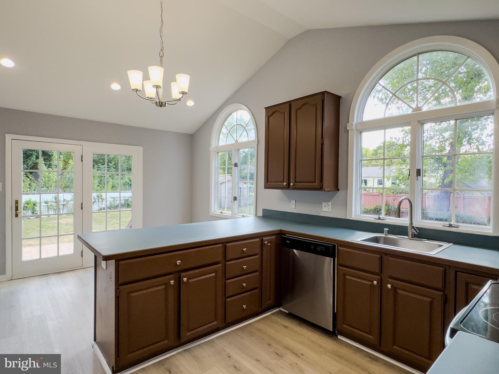 WOODLAWN MEWS - Residential