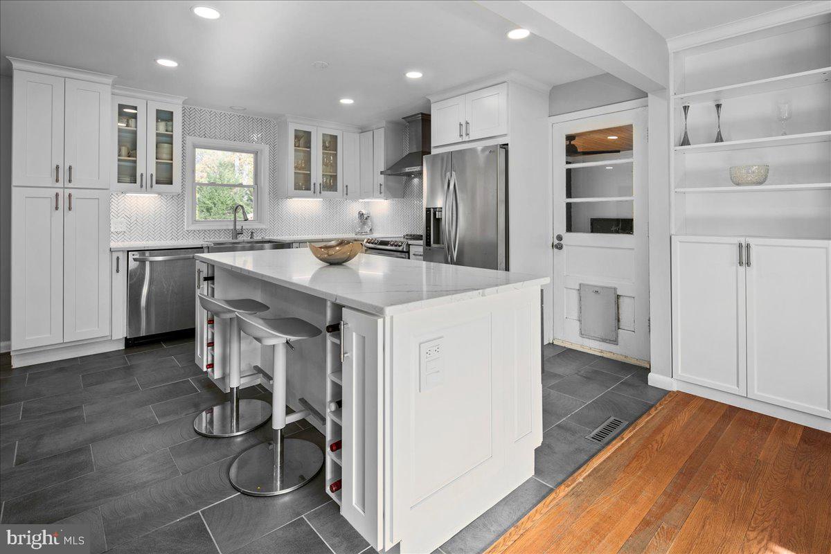 YACHT HAVEN ESTATES - Residential