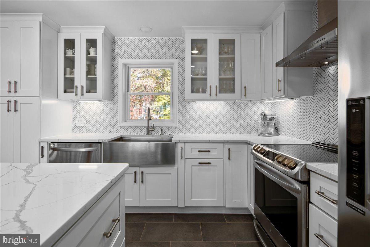 YACHT HAVEN ESTATES - Residential