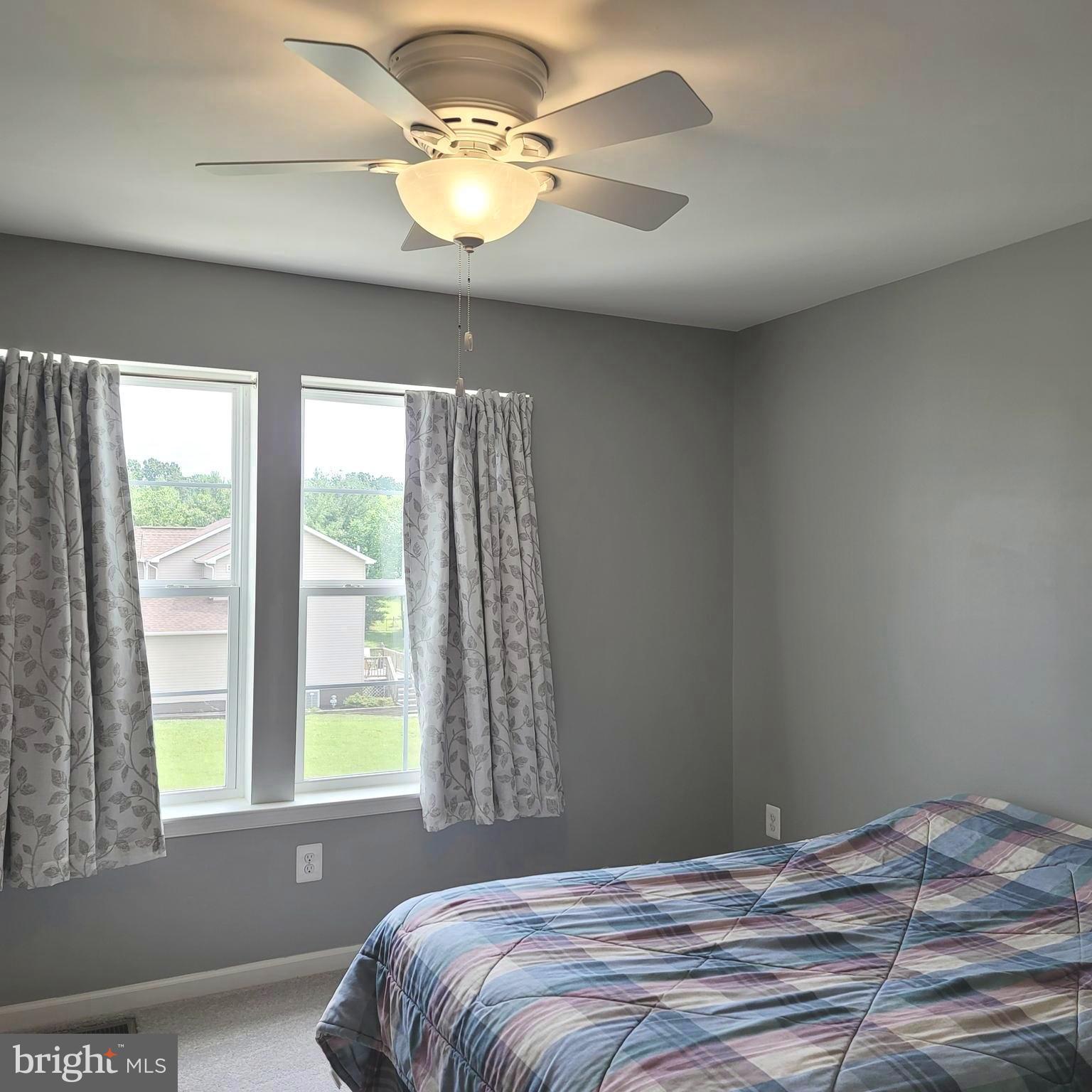 WHISPERING PINES - Residential