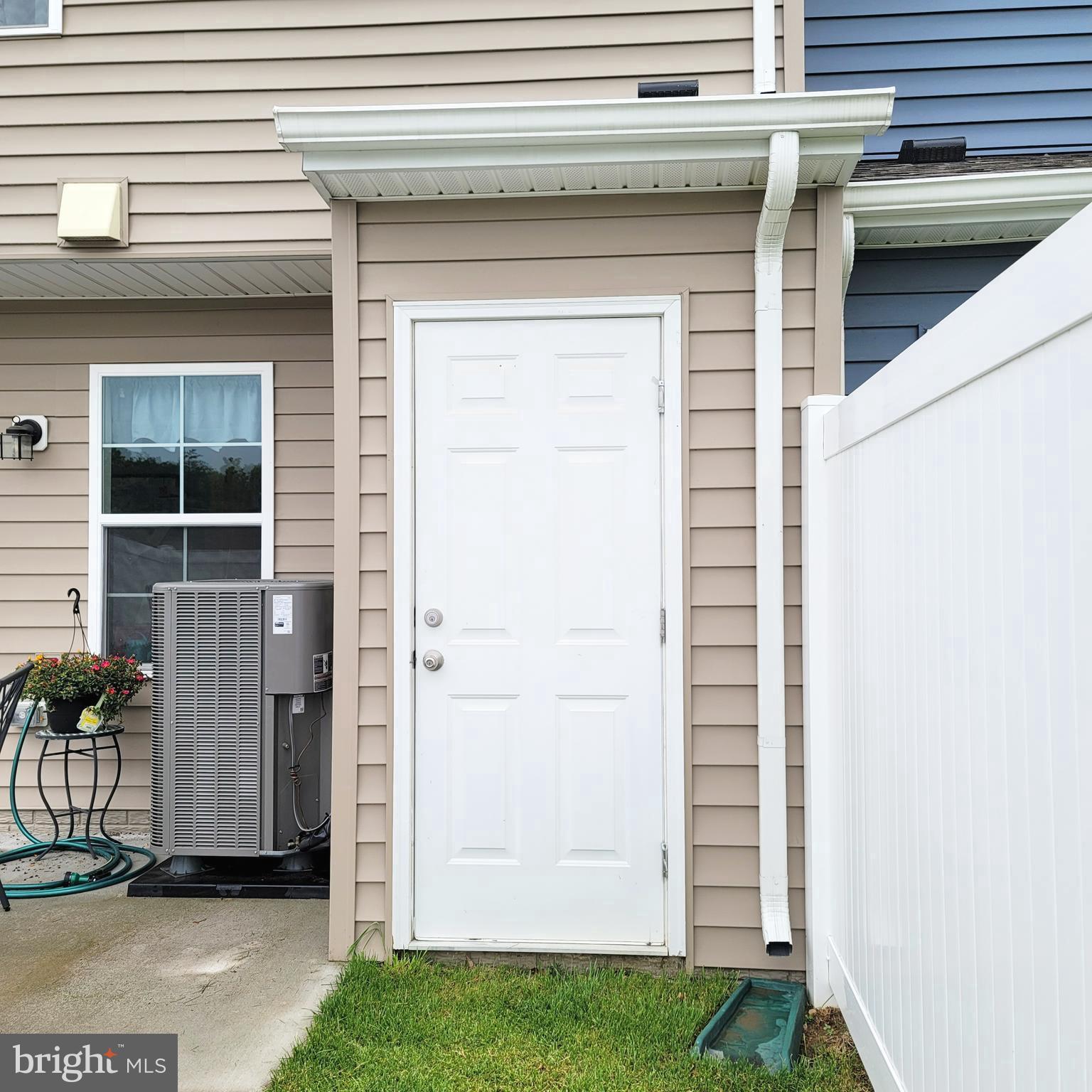 WHISPERING PINES - Residential