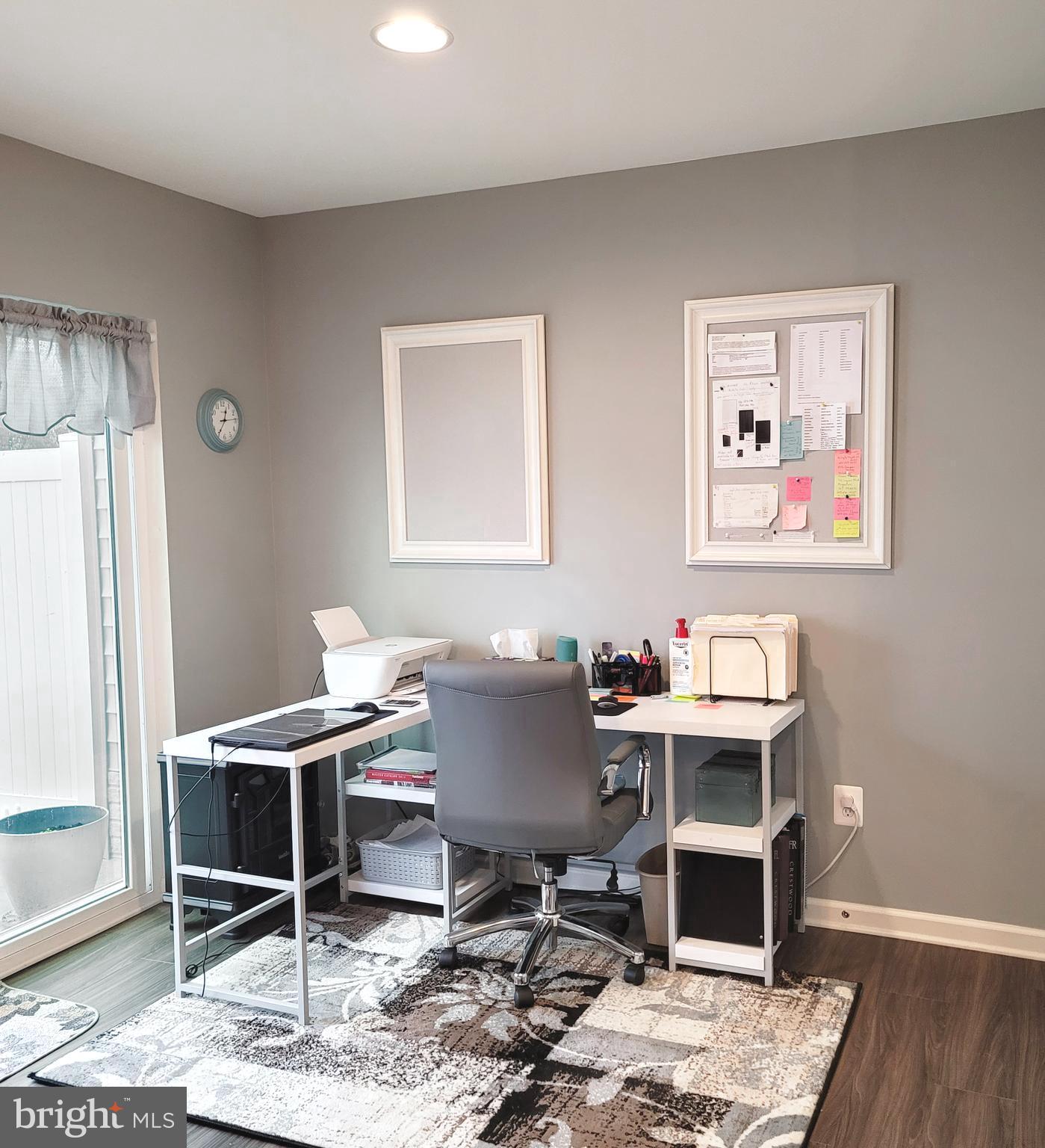 WHISPERING PINES - Residential