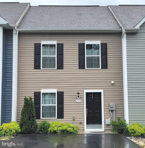 220 SCOTCH PINE DRIVE BUNKER HILL WV 25413