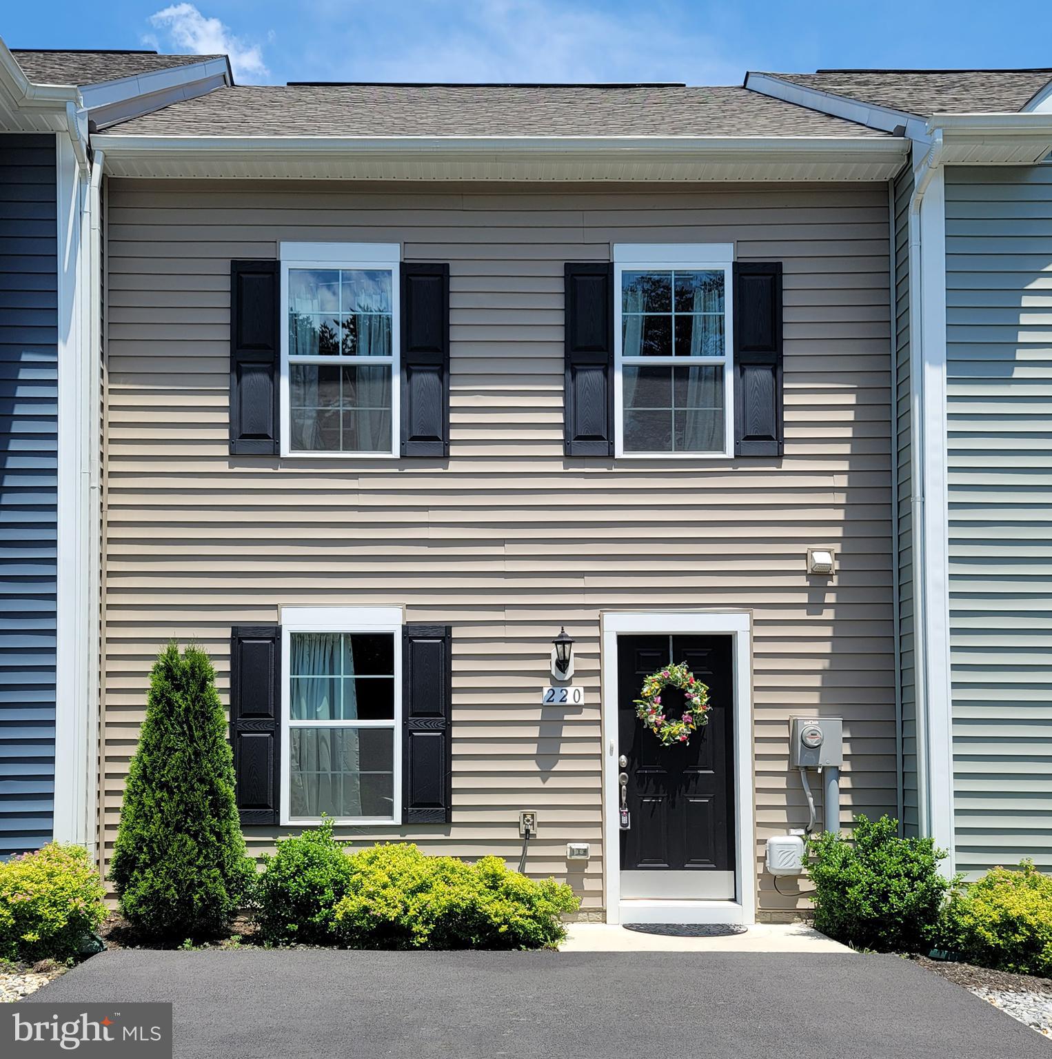 WHISPERING PINES - Residential