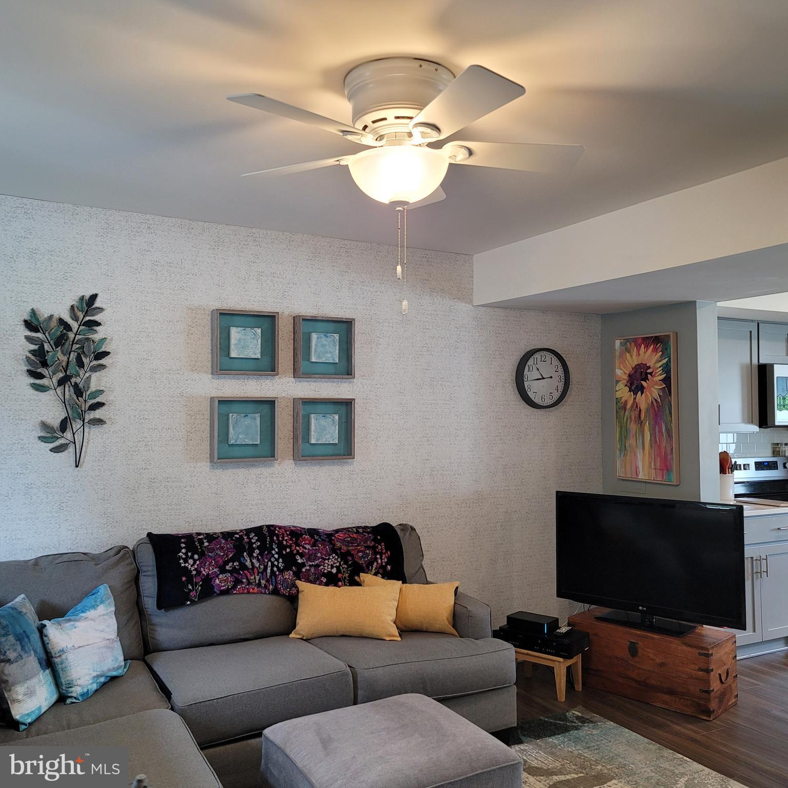 WHISPERING PINES - Residential