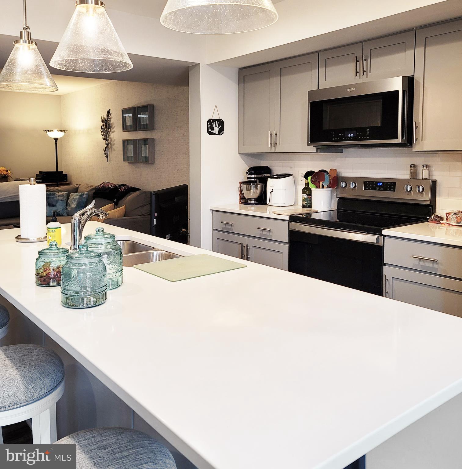 WHISPERING PINES - Residential