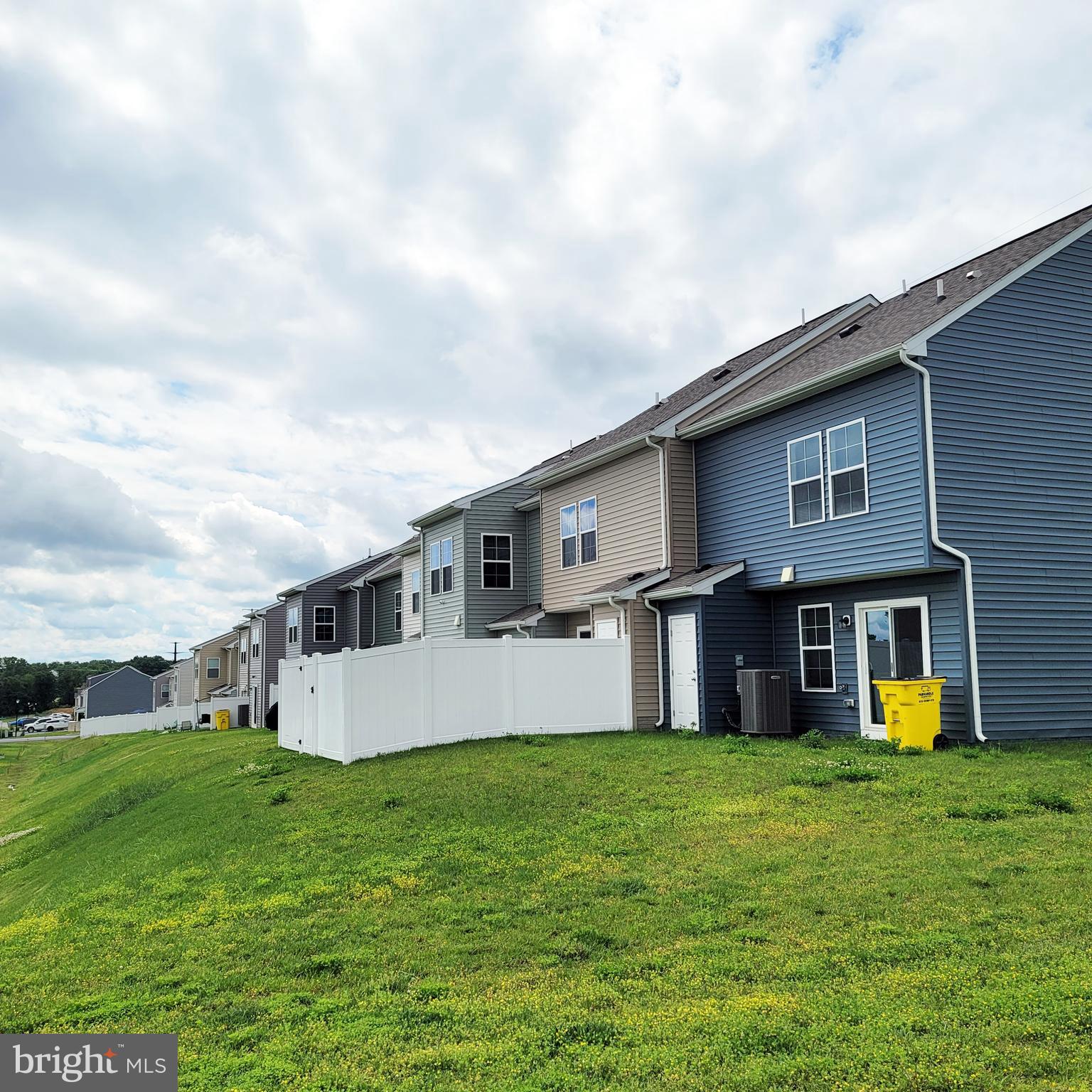 WHISPERING PINES - Residential