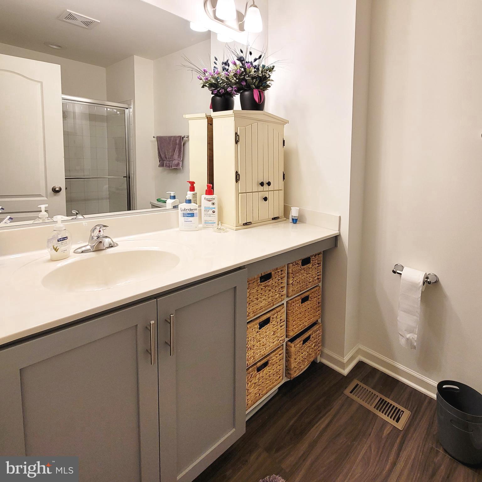 WHISPERING PINES - Residential