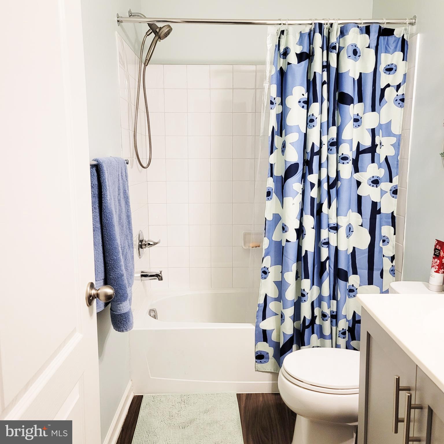 WHISPERING PINES - Residential