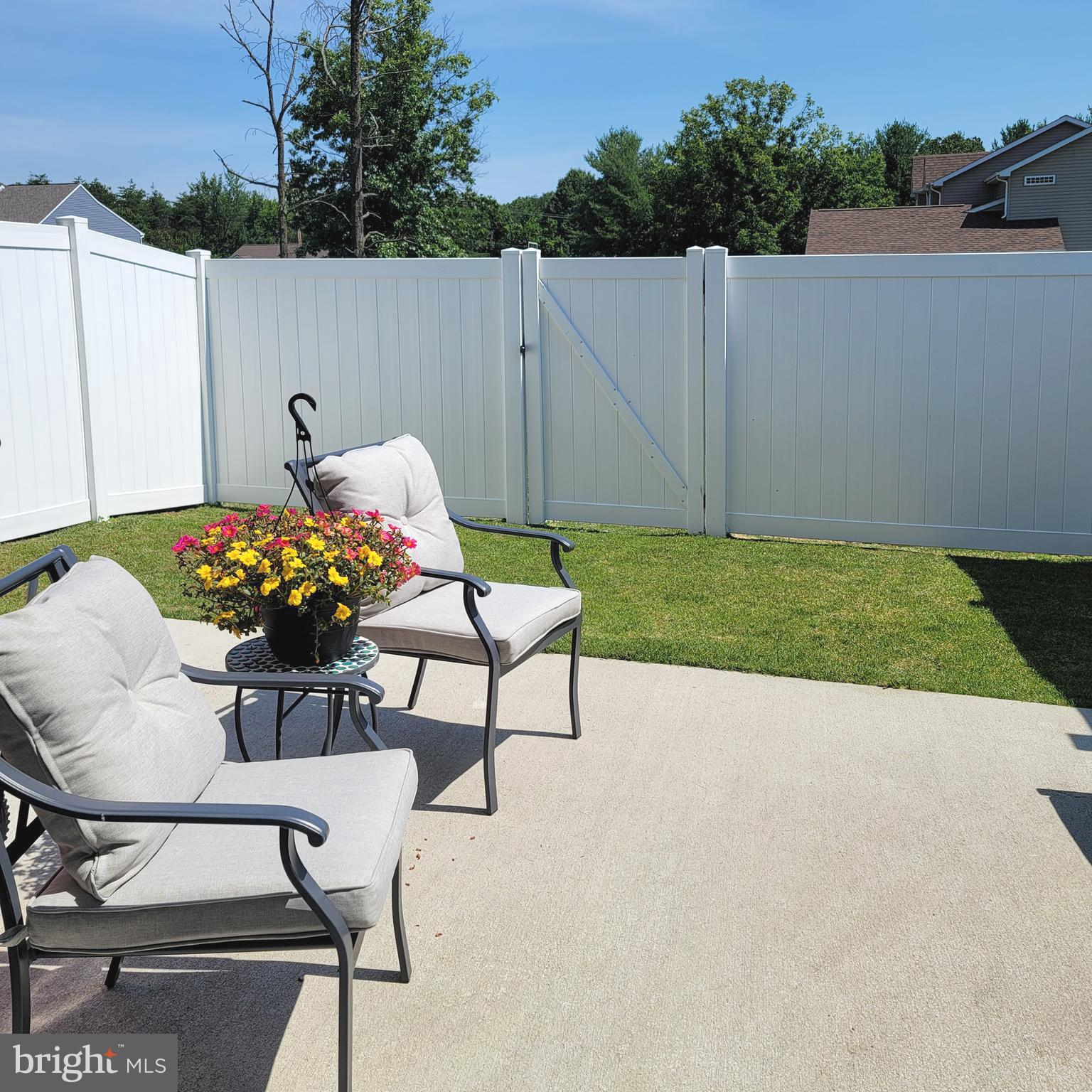 WHISPERING PINES - Residential