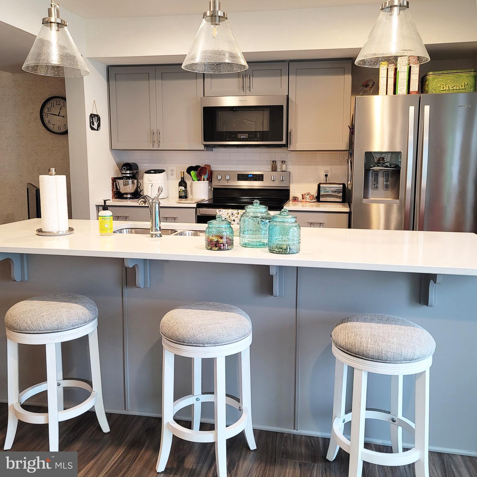 WHISPERING PINES - Residential