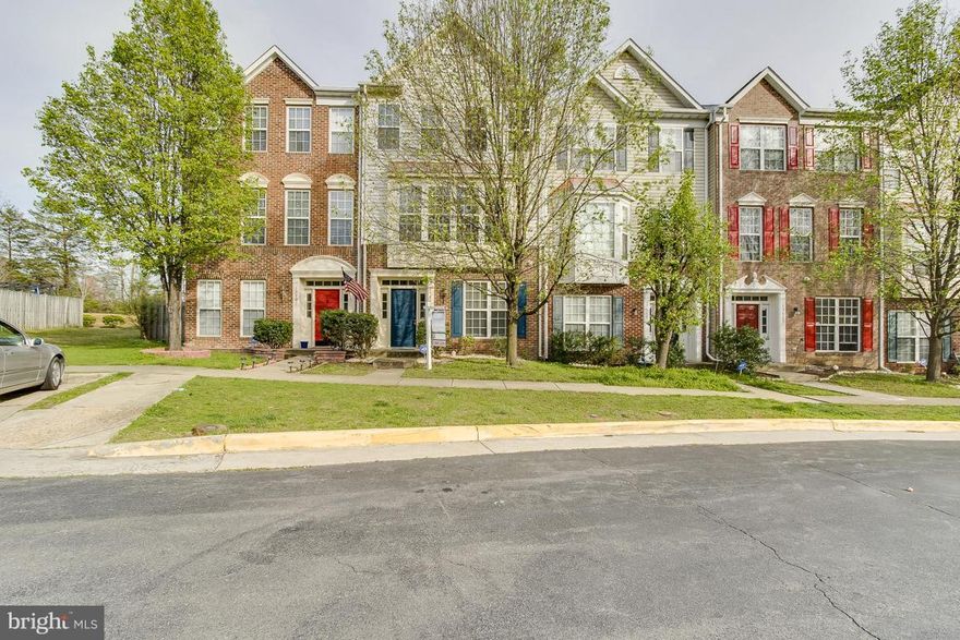 Townhome for the discerning buyer.  EXCEPTIONAL SPACE WITH ALL THE UPGRADES , DECK, OVERSIZED KITCHEN. Hardwood/ceramic floors; Back to trees; Open floor plan New shopping and restaurants and close to commuter bus etc as well. Clean and ready to go.  Walk in on lower level with bedroom/bathroom.  Updated kitchen opens to a deck.  Rec room with fireplace opens to patio.