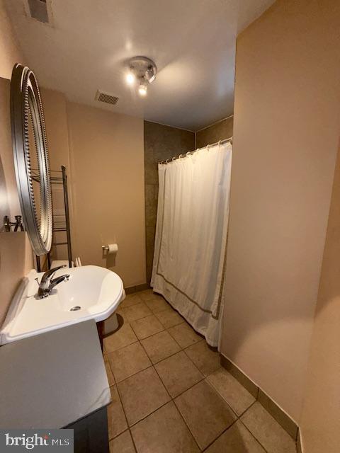 EAST PASSYUNK CROSSING - Residential Lease