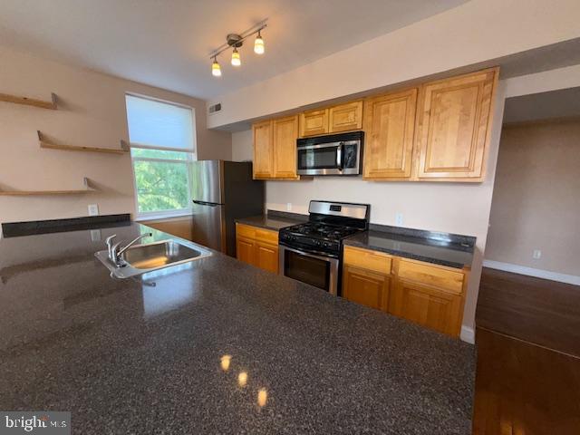 EAST PASSYUNK CROSSING - Residential Lease