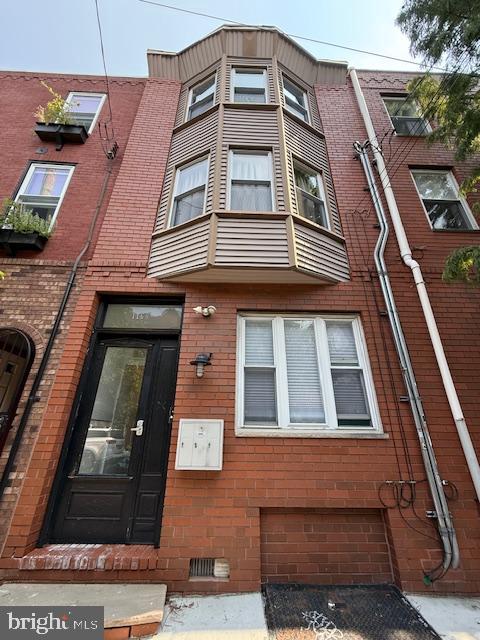 EAST PASSYUNK CROSSING - Residential Lease