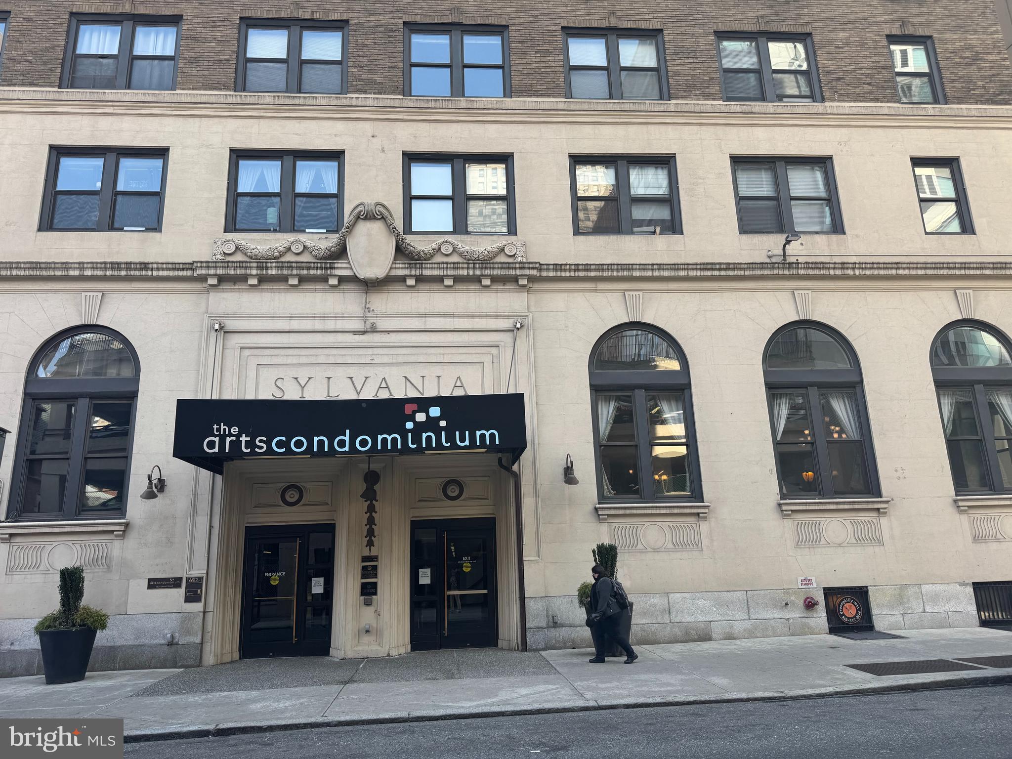 AVENUE OF THE ARTS - Residential