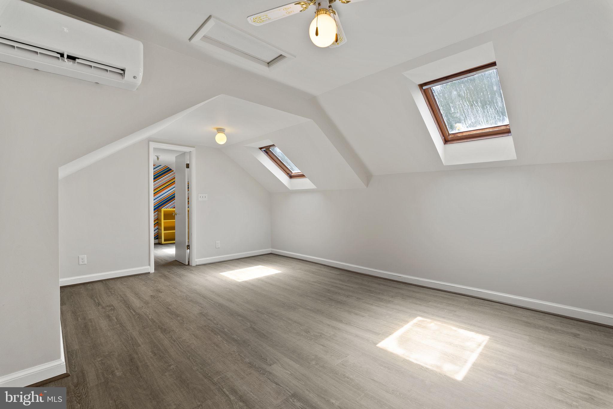 HILLWOOD - Residential