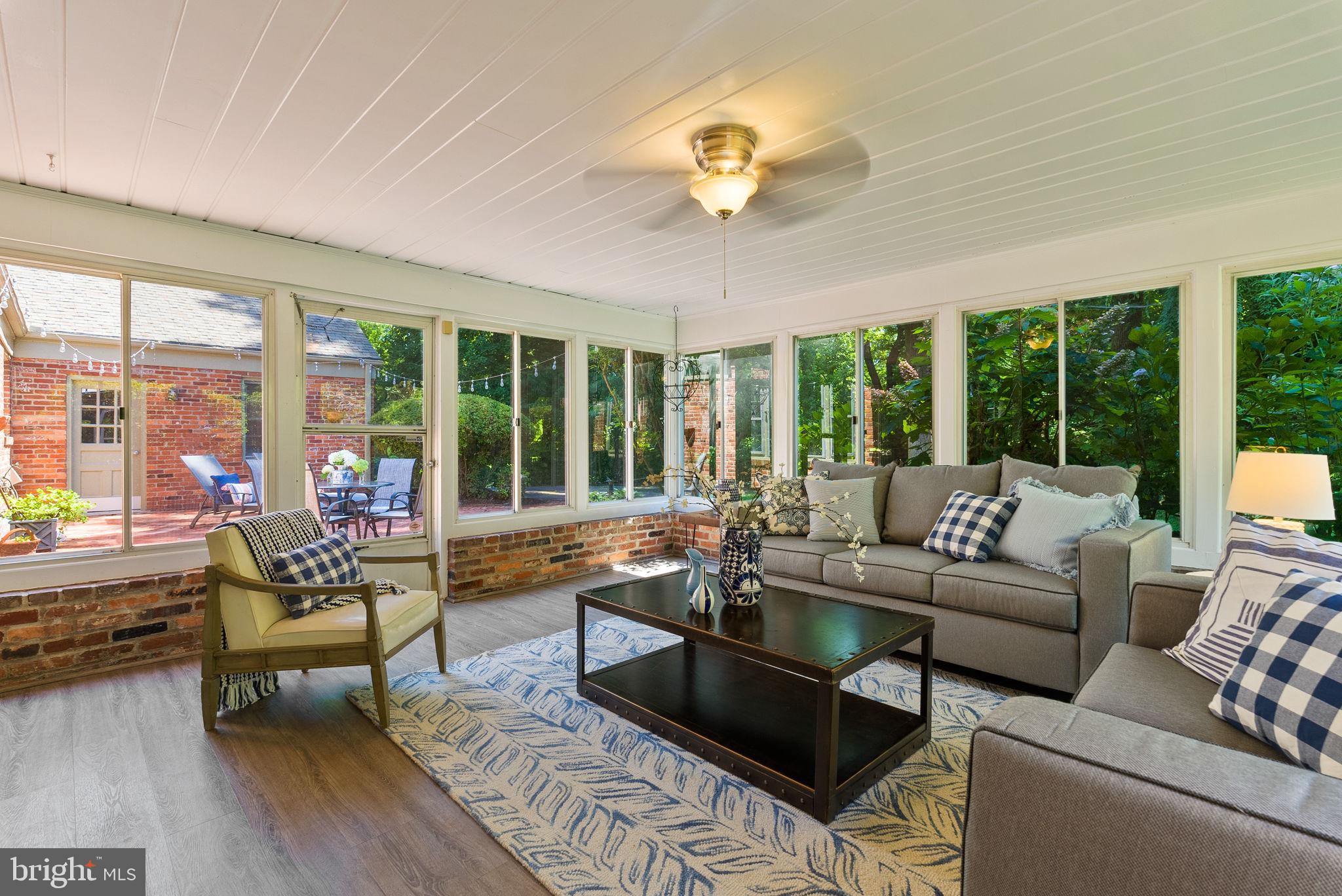 HILLWOOD - Residential