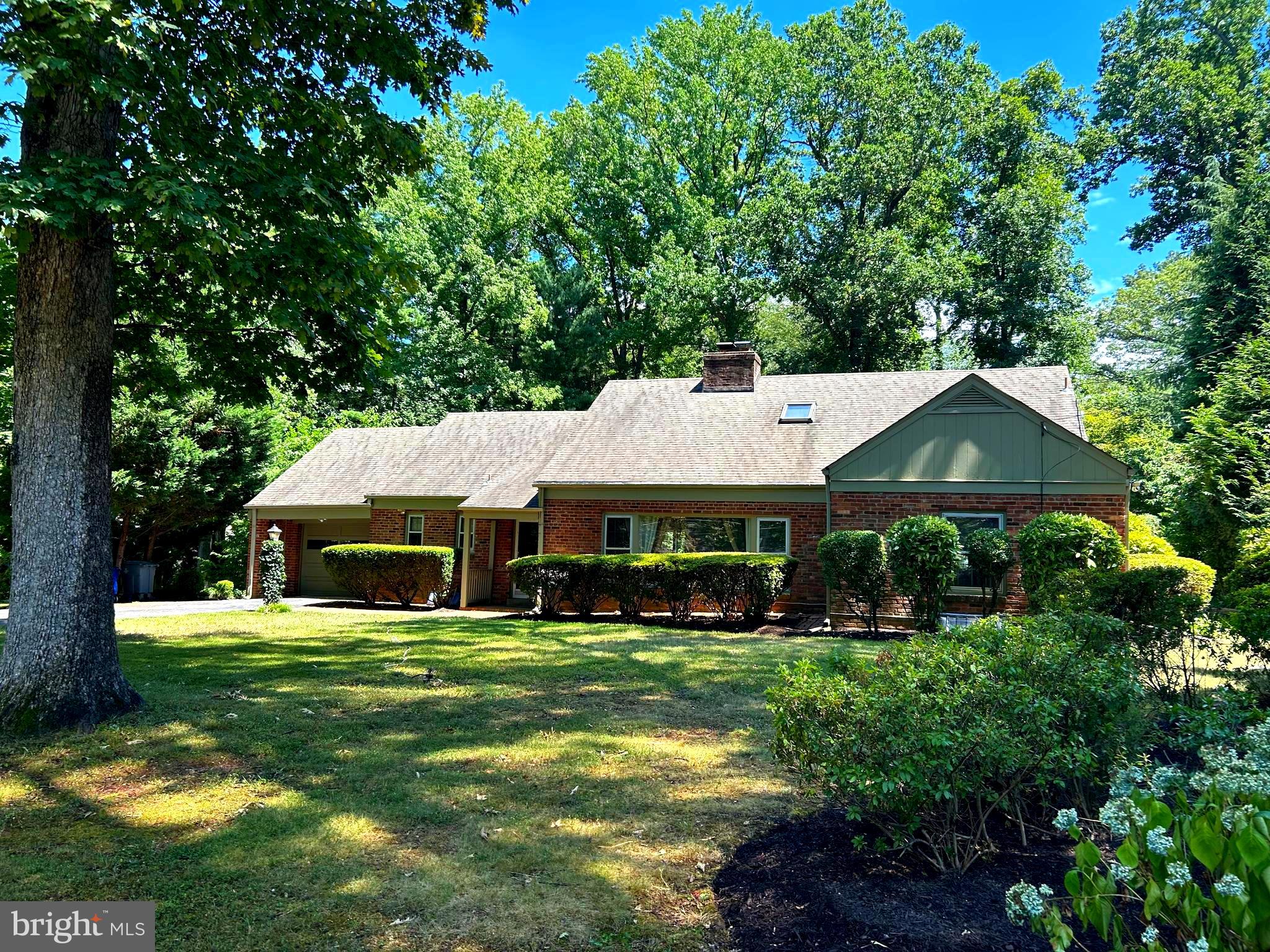 HILLWOOD - Residential