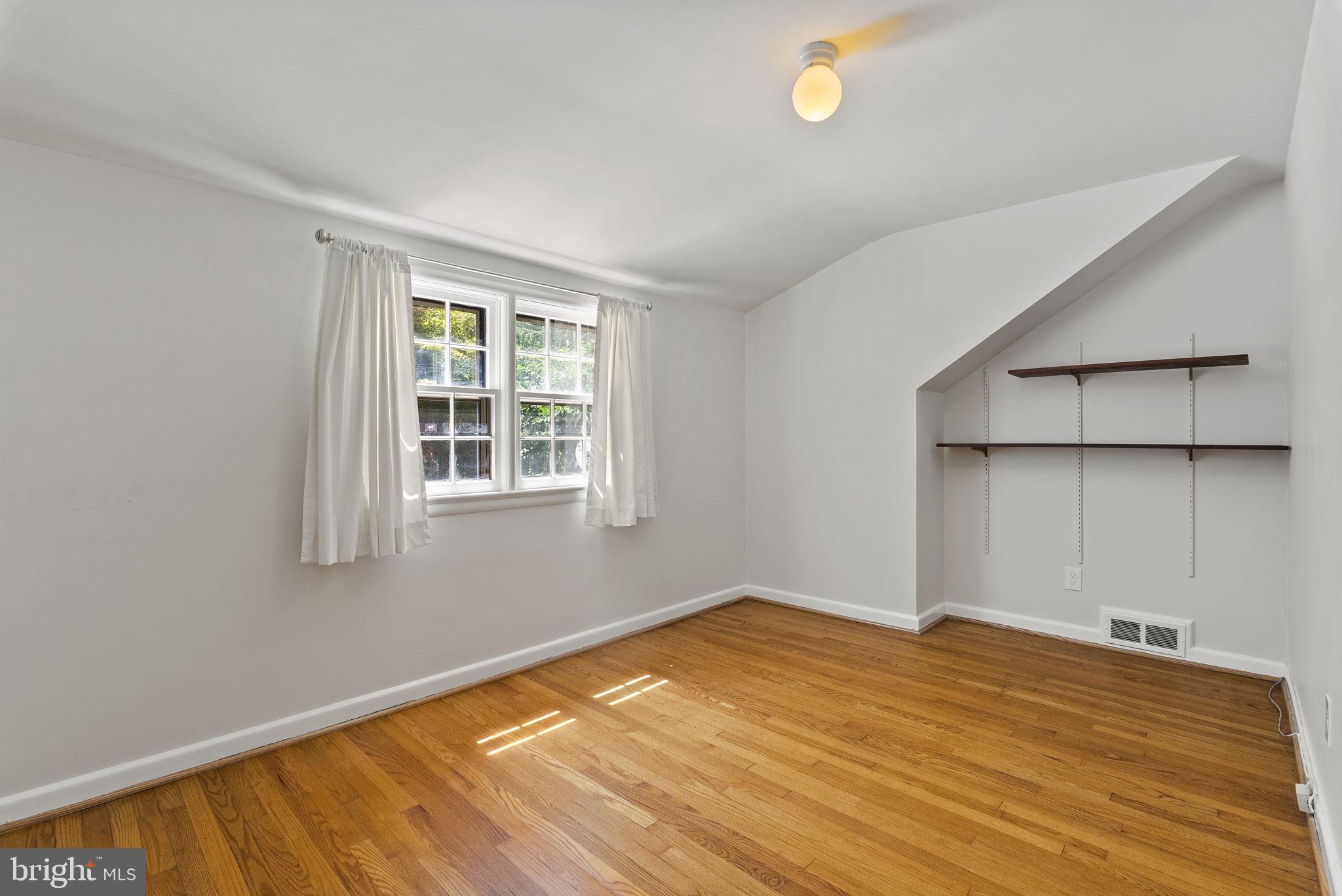 HILLWOOD - Residential