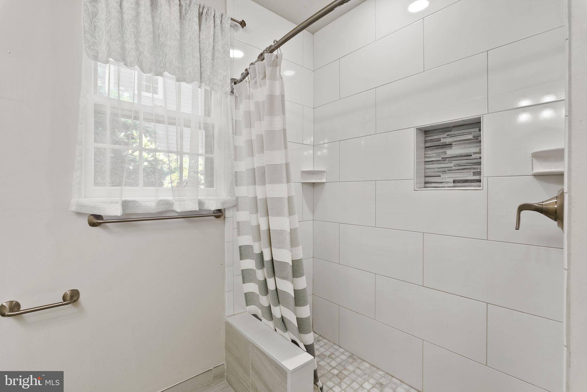 HILLWOOD - Residential