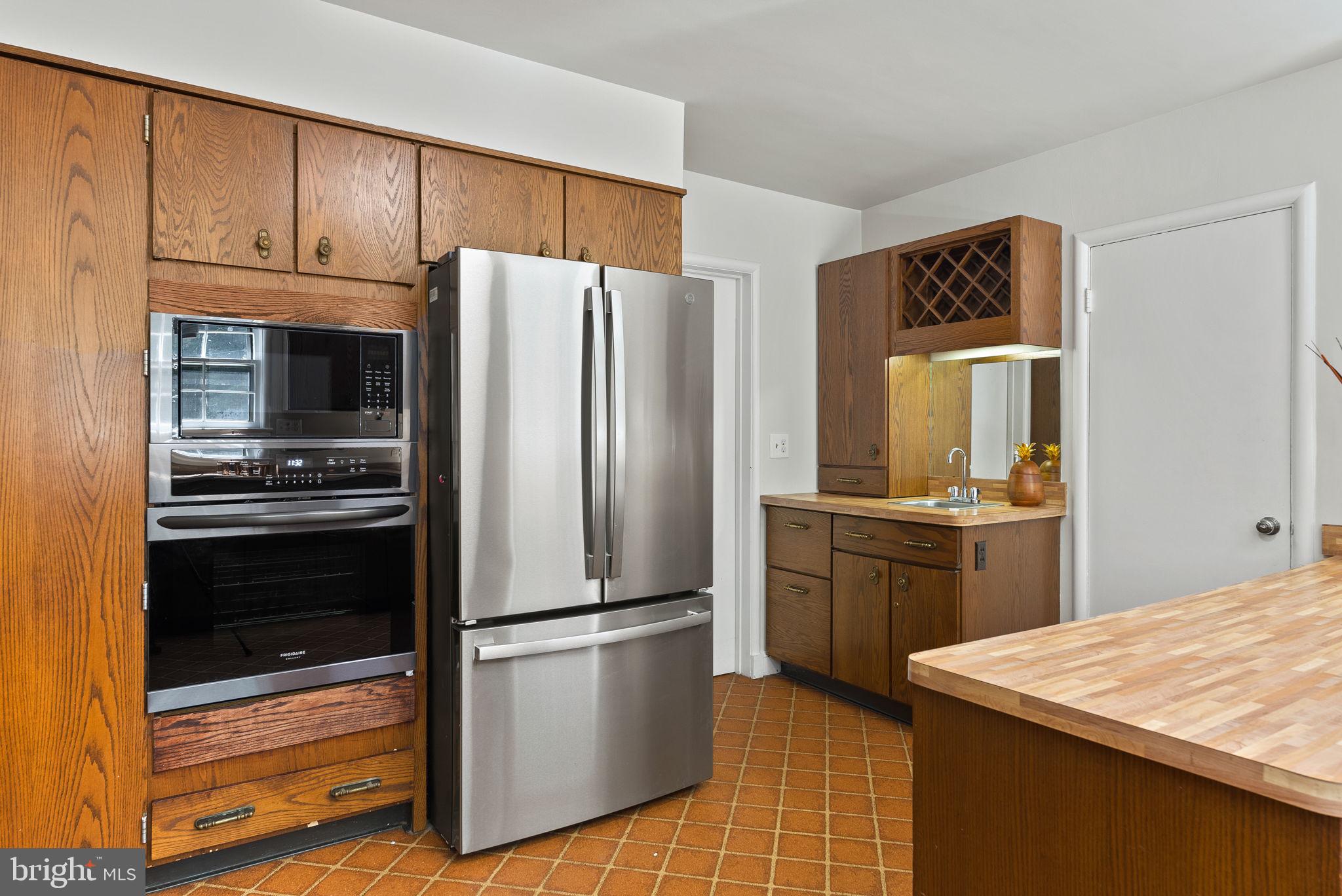 HILLWOOD - Residential