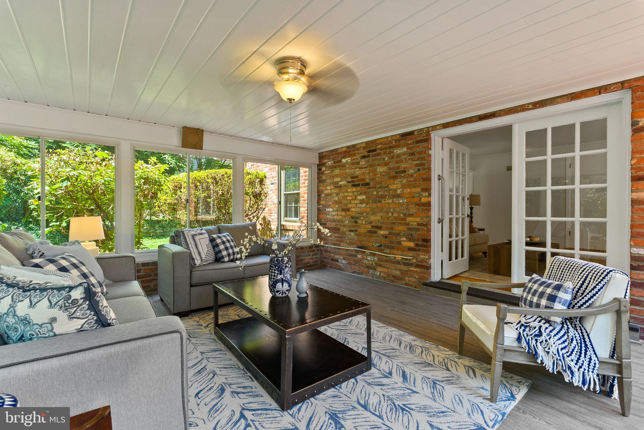 HILLWOOD - Residential