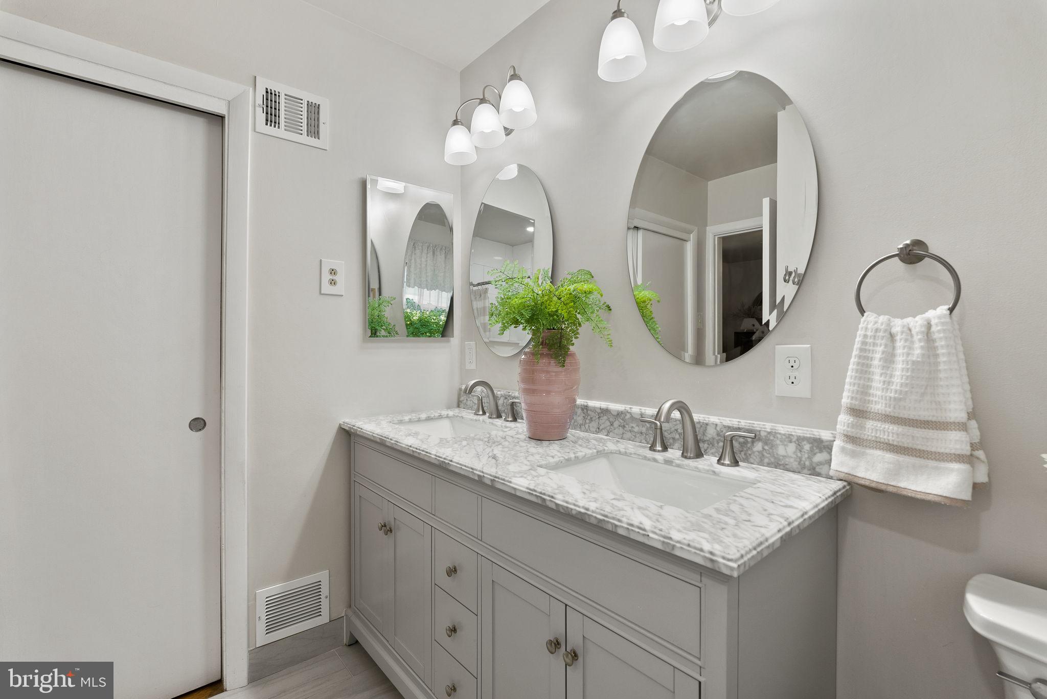 HILLWOOD - Residential