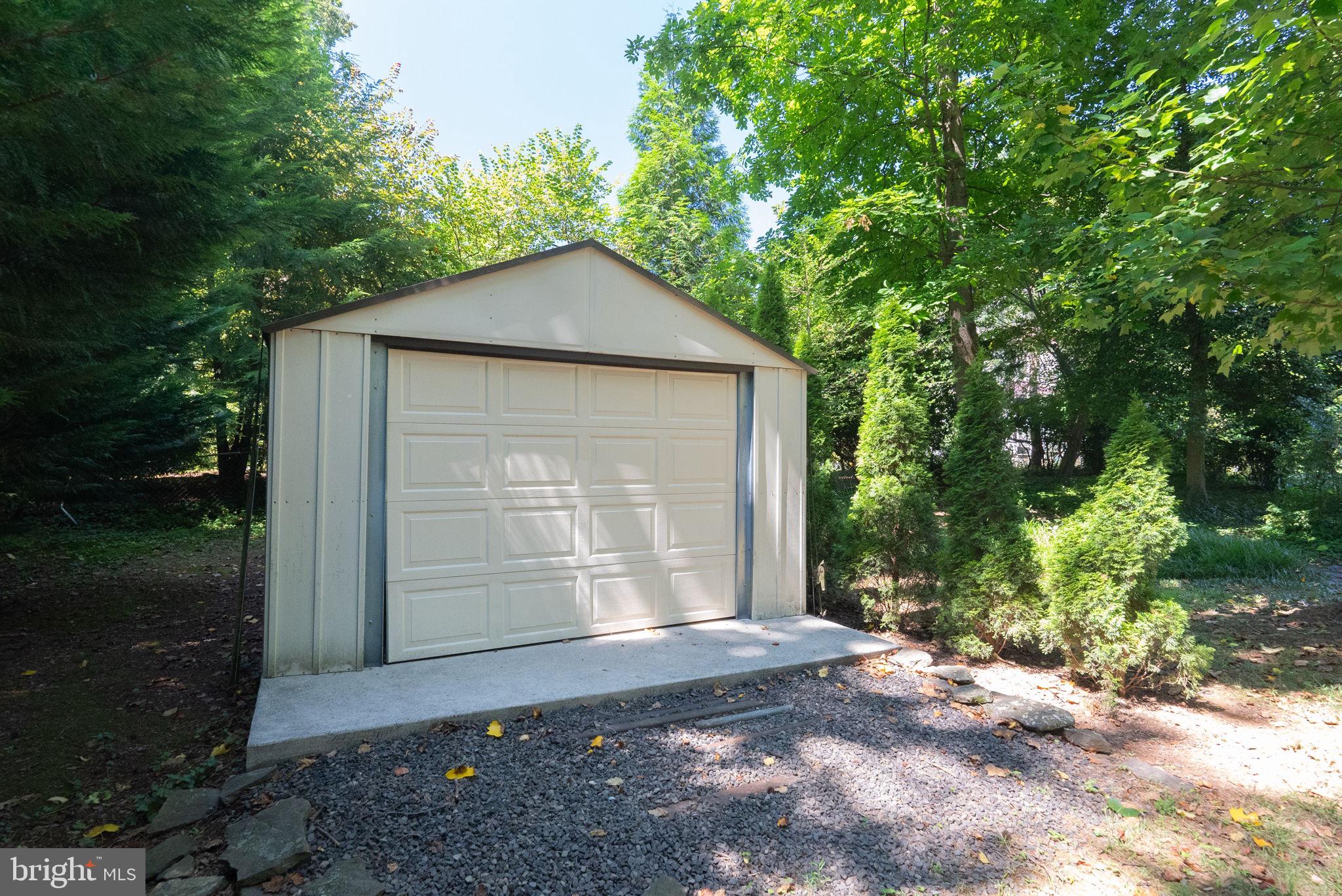 HILLWOOD - Residential