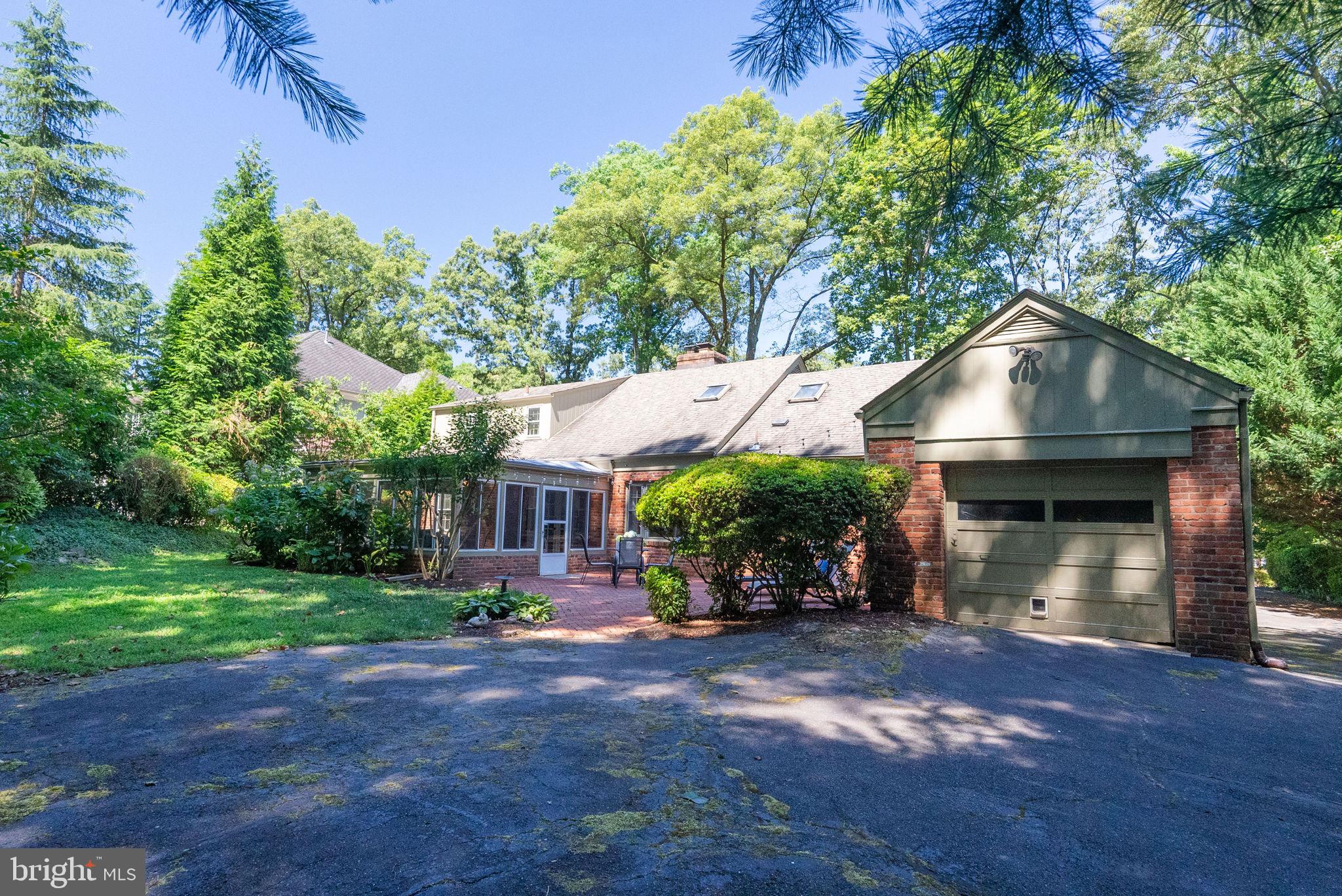 HILLWOOD - Residential