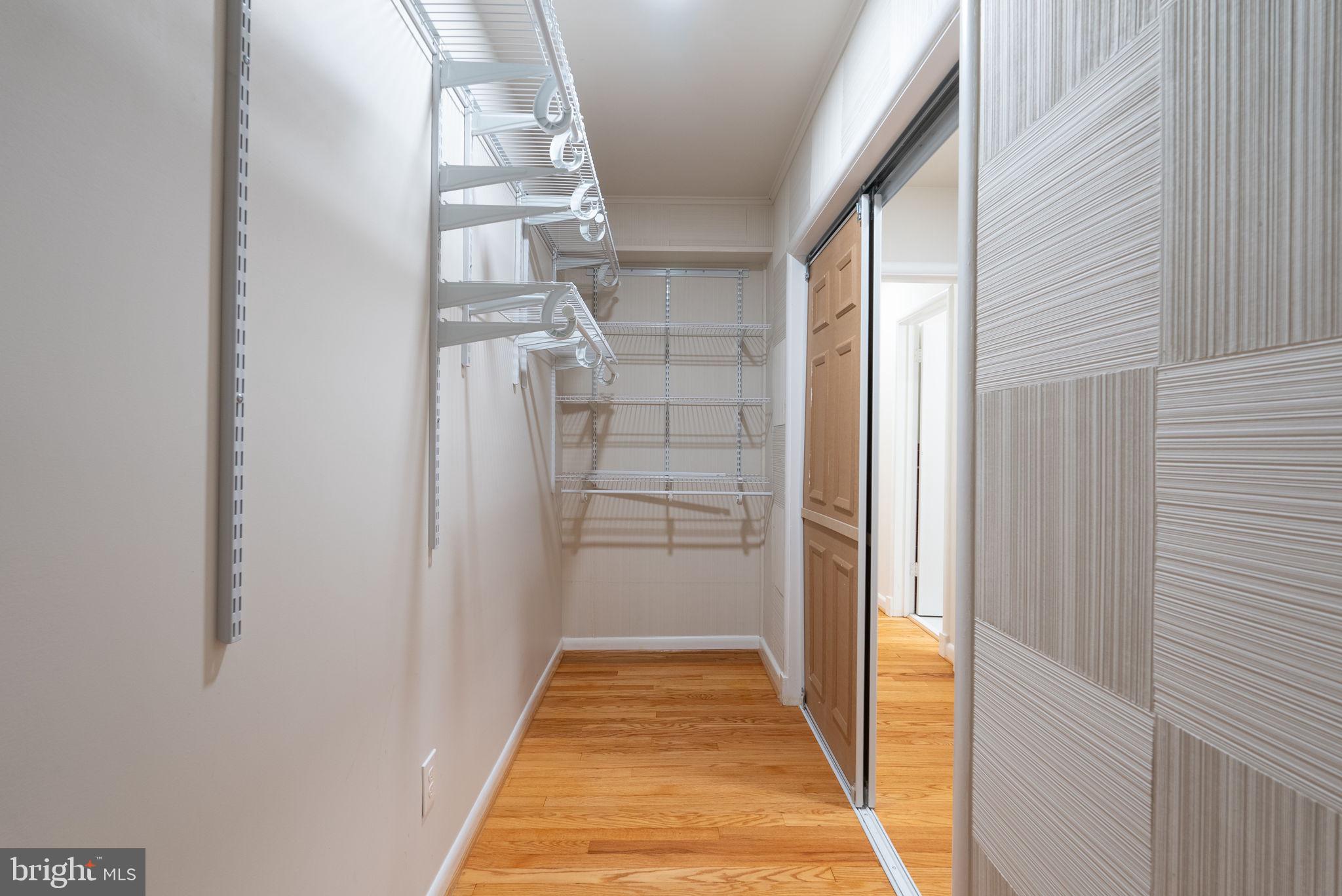 HILLWOOD - Residential