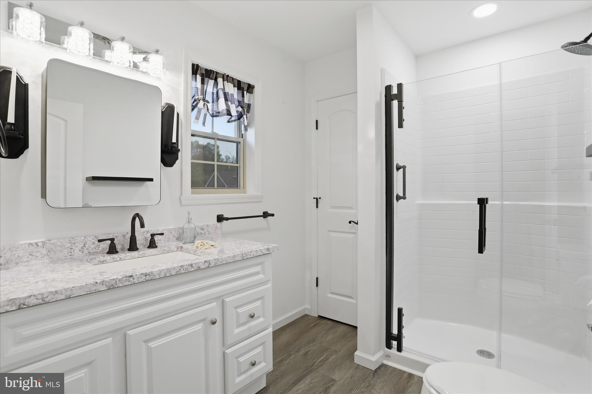 CREEKSIDE MANOR - Residential