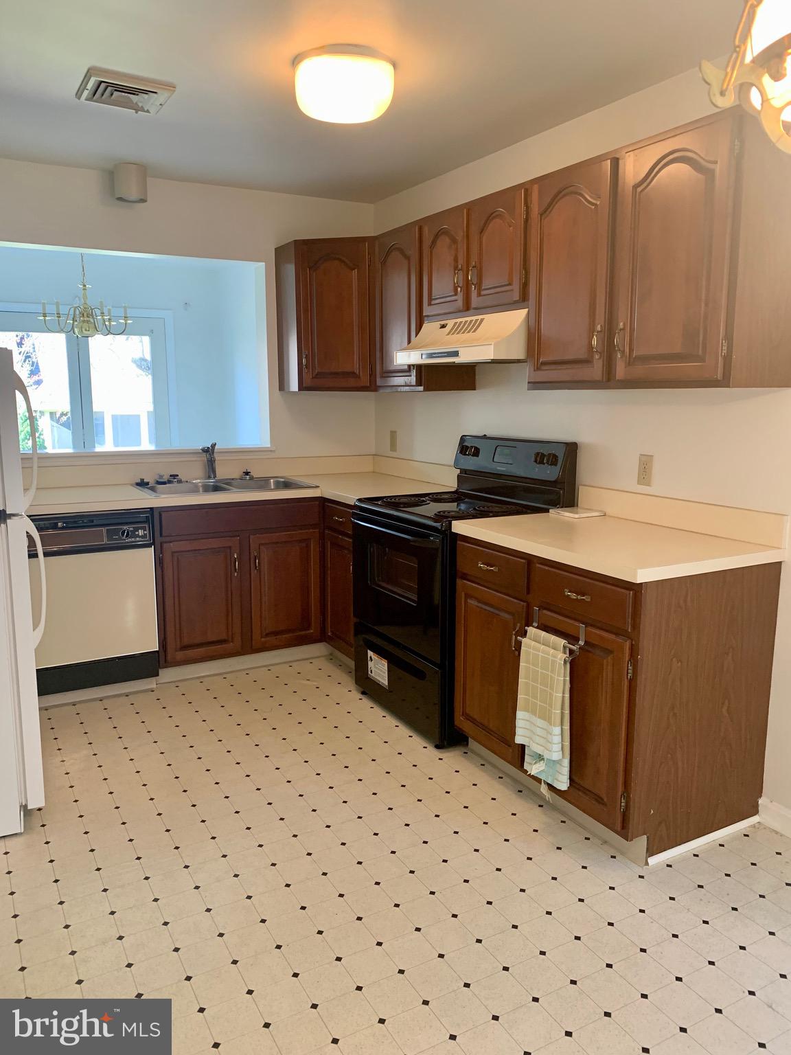 CREST OF HERSHEY - Residential