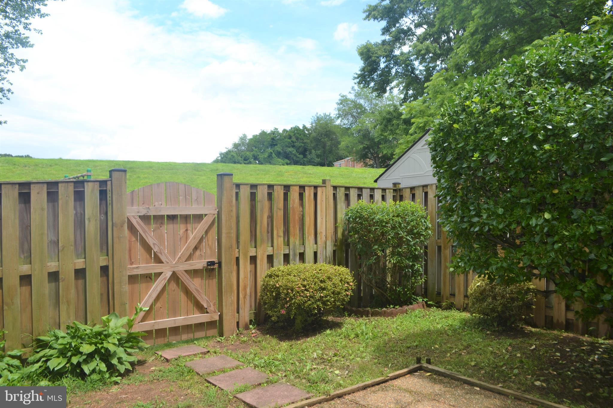 LAKEPOINTE - Residential Lease