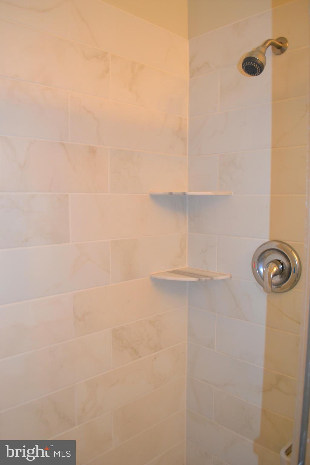 LAKEPOINTE - Residential Lease