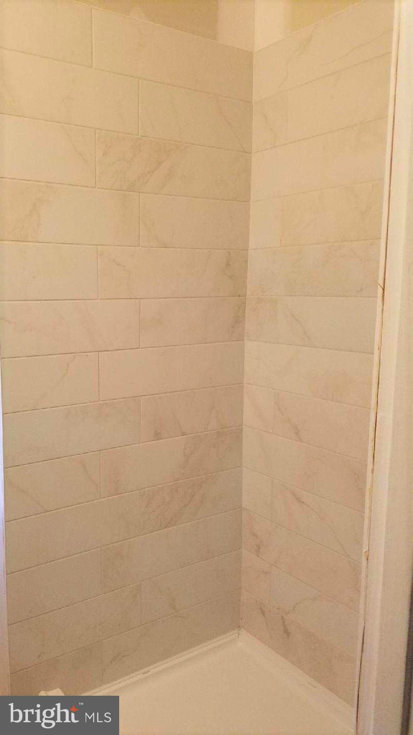 LAKEPOINTE - Residential Lease