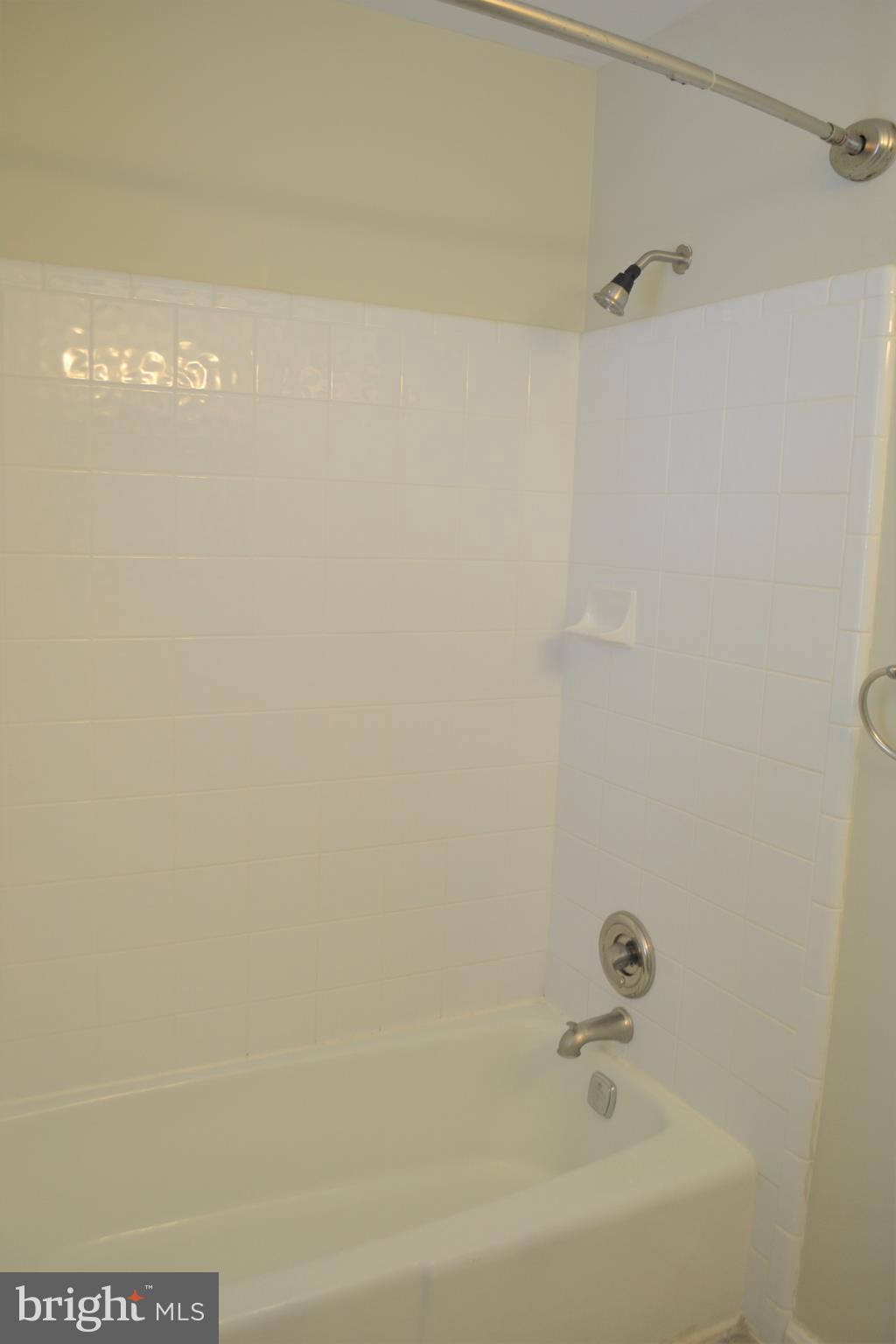 LAKEPOINTE - Residential Lease