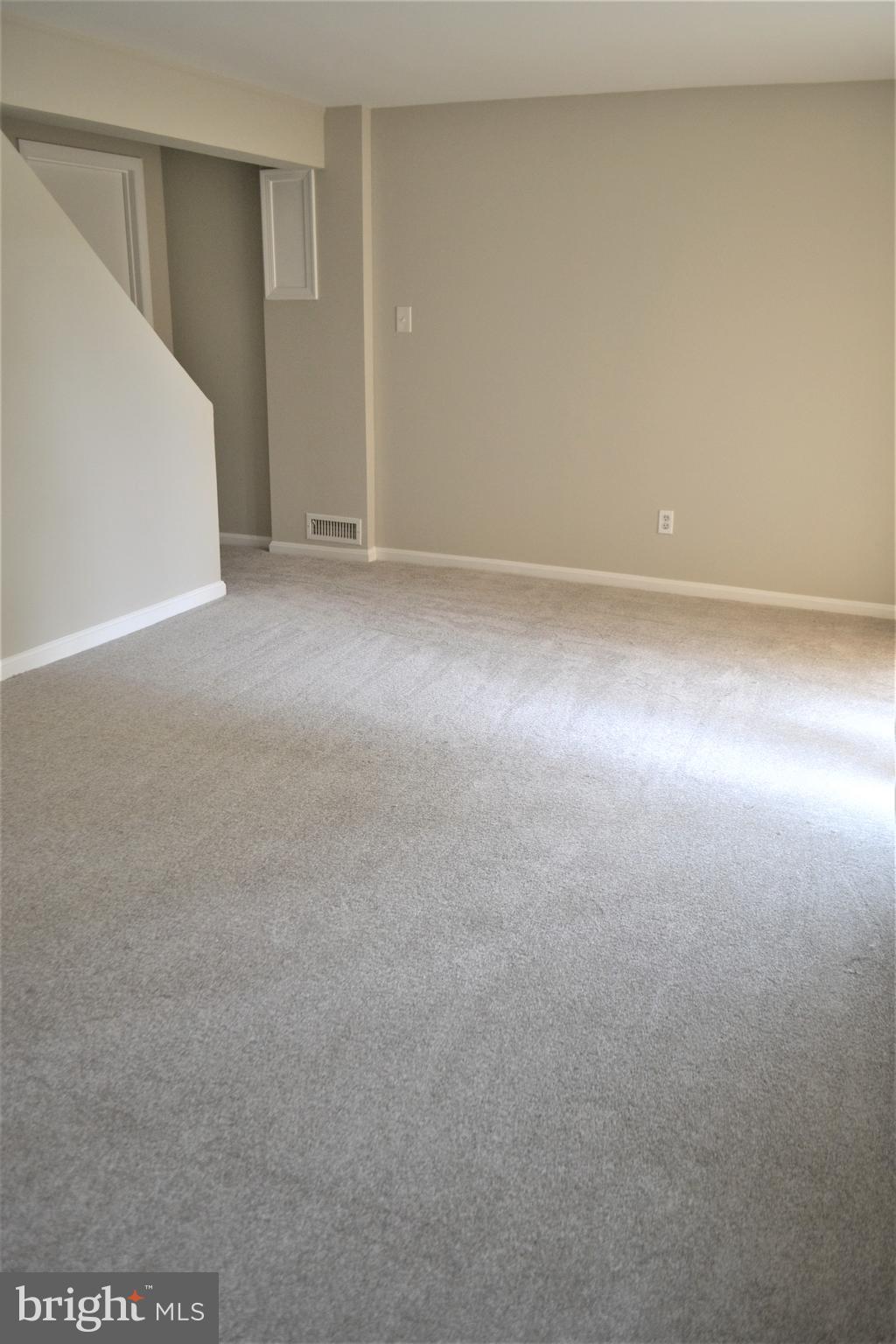 LAKEPOINTE - Residential Lease