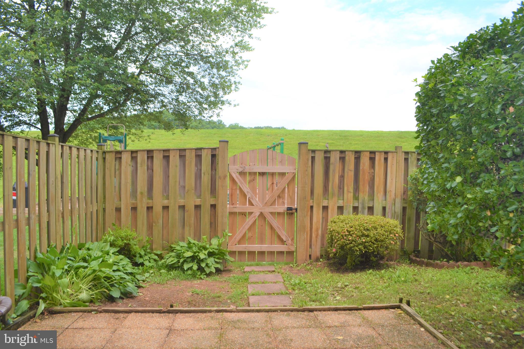 LAKEPOINTE - Residential Lease