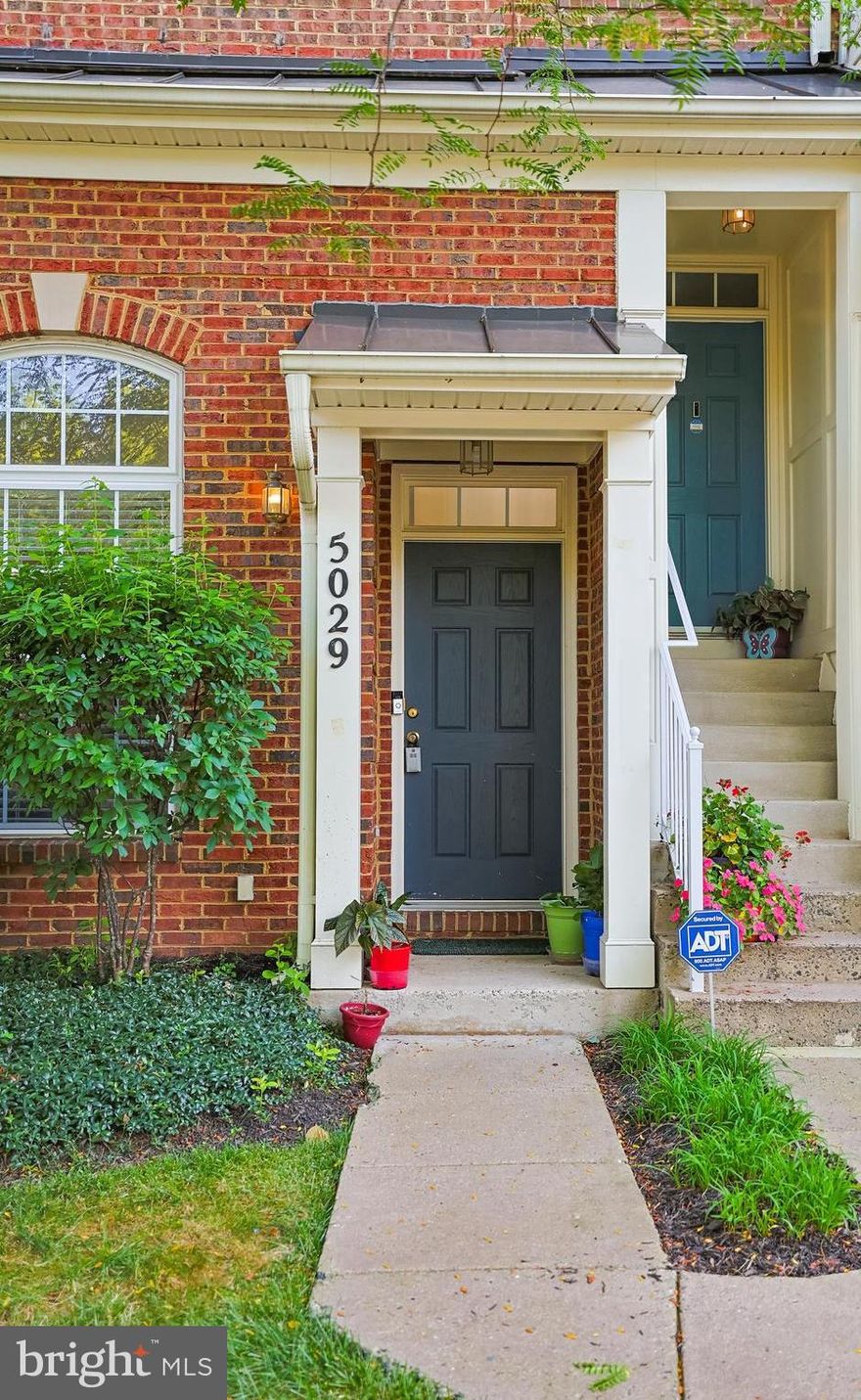 ** Offer deadline is 12 PM (noon) on Monday, August 14th ** 

Presenting a meticulously maintained 2 bedroom, 2.5 bathroom home situated in a serene neighborhood, within a highly rated and desired school district. . The family room features a two-story ceiling and extra-large windows, bathing the space in natural light. The master suite offers a walk-in closet, a private master bathroom with a Jacuzzi soaking tub, double vanity, and private balcony access. Additionally, the air-conditioned garage can be transformed into an office or game room. Recent upgrades include new HVAC (2022), water heater (2021), split AC added to garage (2021), and new carpet (2020). Roof and balcony replaced as part of maintenance by the condo association in 2020.