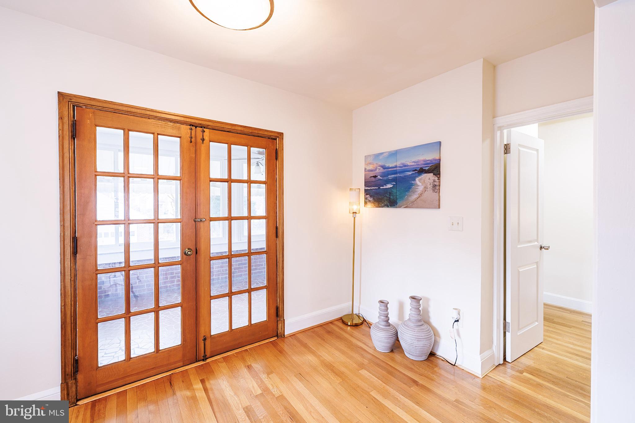 CASTLE MANOR - Residential