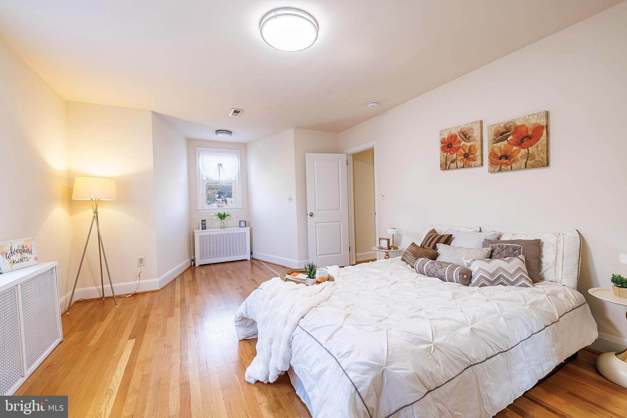 CASTLE MANOR - Residential