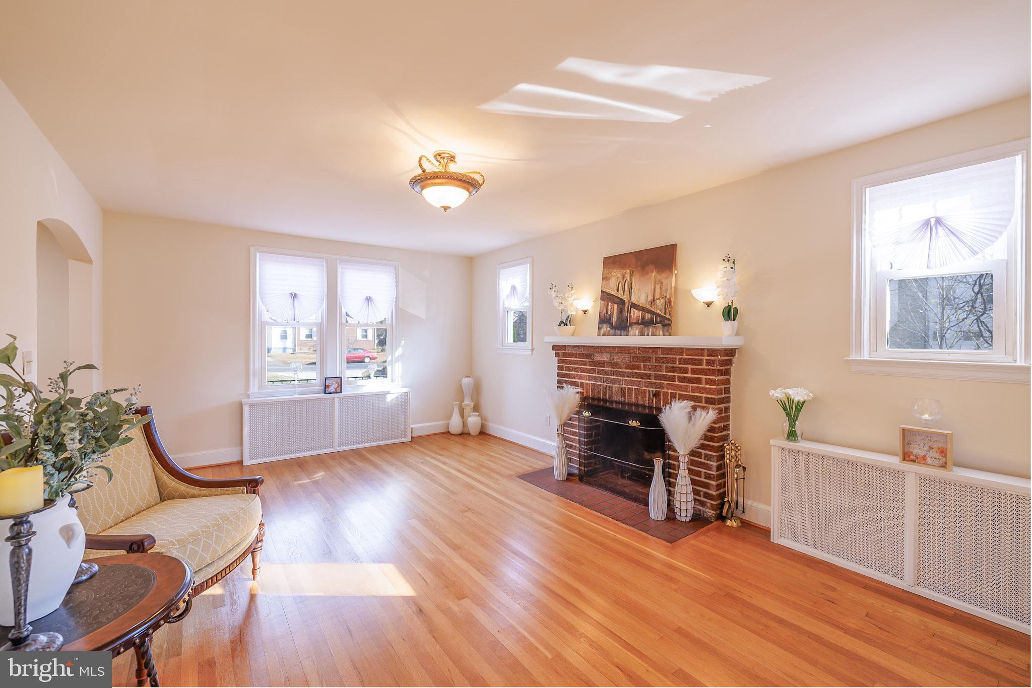 CASTLE MANOR - Residential